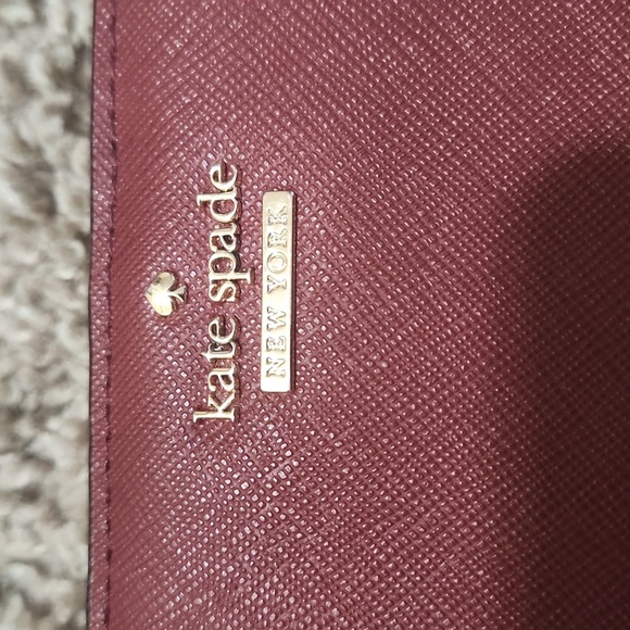 Kate Spade New York Slim Bifold Burgundy Wallet Wristlet - Picture 9 of 11